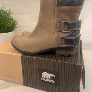 Sorel Lola wet sand black
